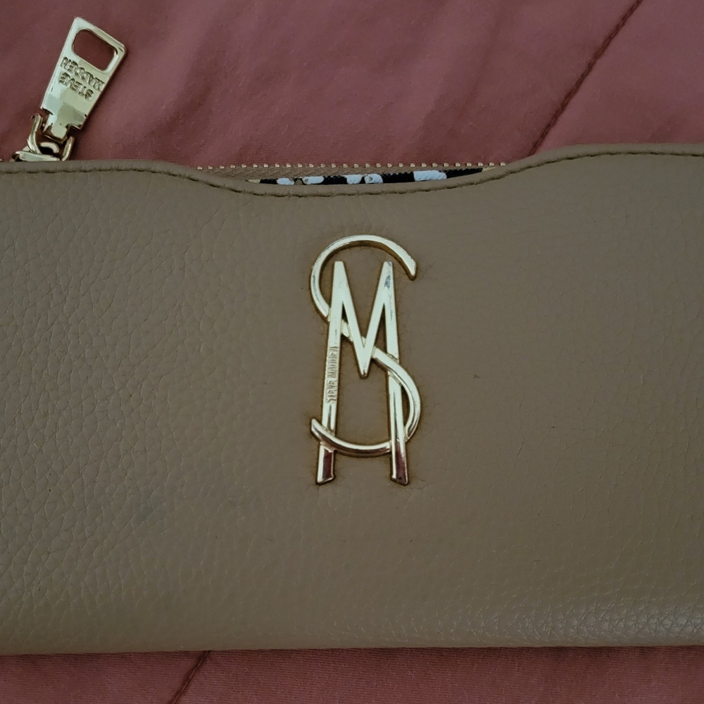 Steve Madden Tan Wallet Sleek Design